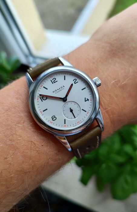 Nomos Club 36 po serwisie