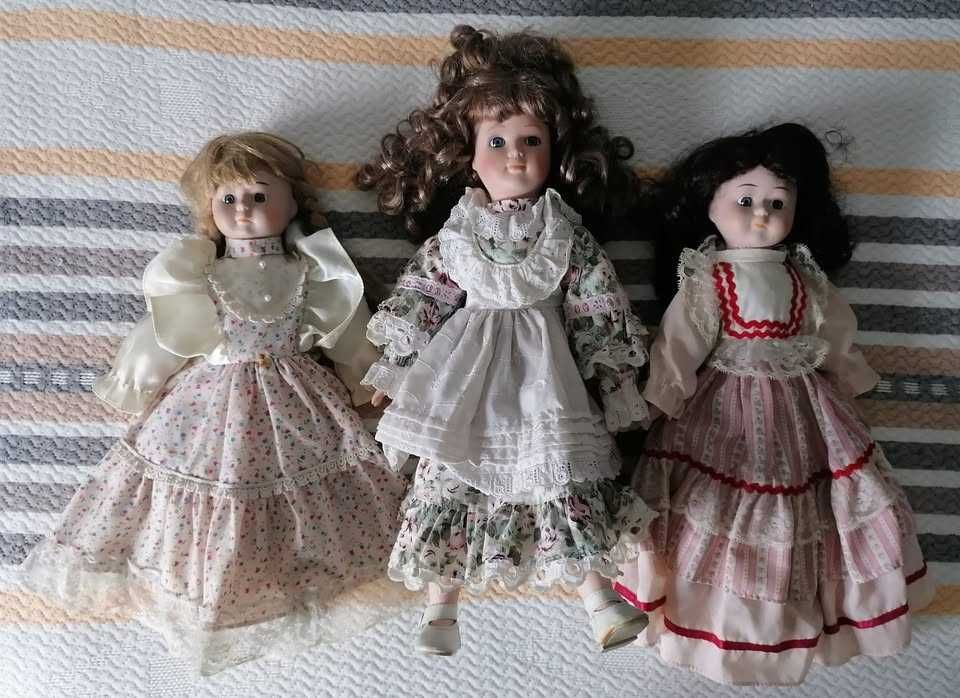 Três Bonecas de Porcelana