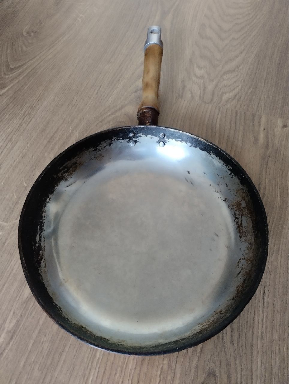 Пательня сковорода нержавіюча сталь тарілки чашки для чаю