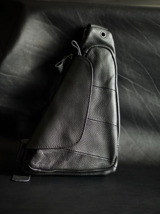 Шкіряна сумка на грудь. чоловіча бананка через плече Слінг