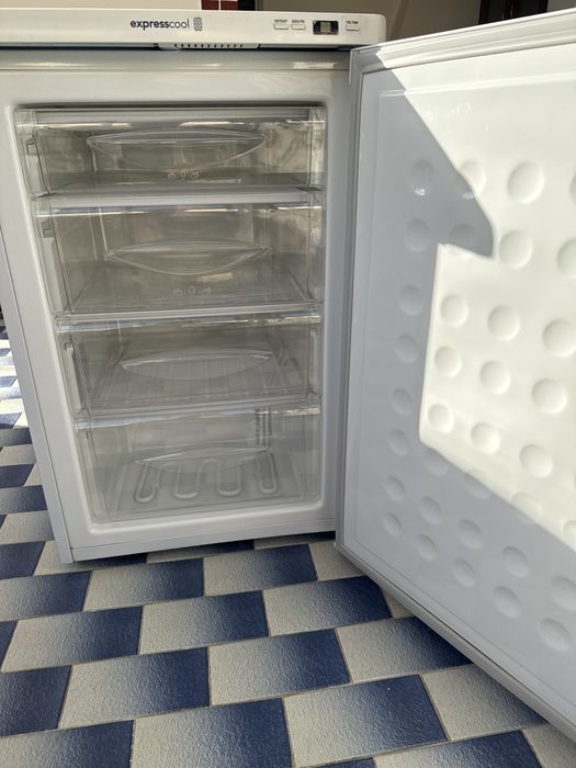 LG Express cool Mini congelador semi novo