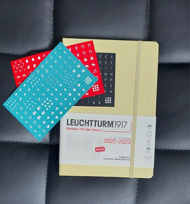 Kalandarz Leuchtturm 1917 Rok 2023 18 m-c Moleskine naklejki Świetny p