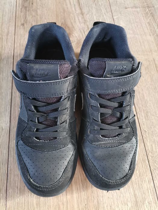 Czarne wiosenne buty sportowe Nike roz. 32