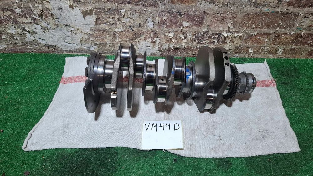 WAŁ KORBOWY JEEP GRAND CHEROKEE WK2 3.0 CRD 2014 ROK VM44D