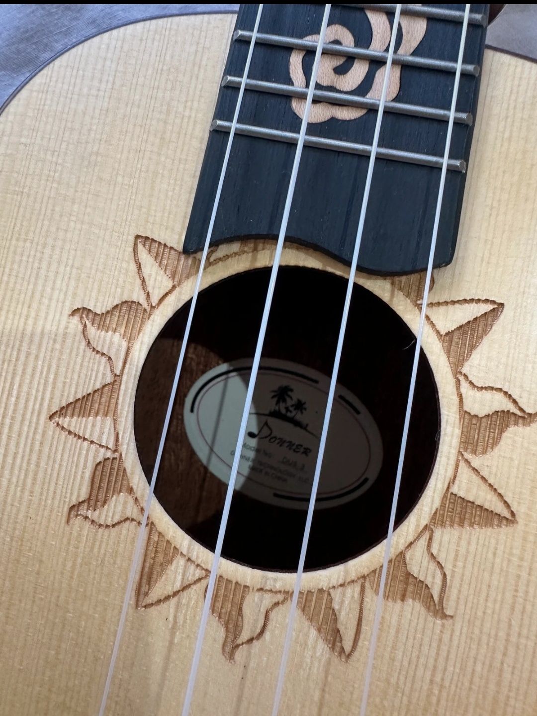 Ukulele soprano donner + extras NOVO