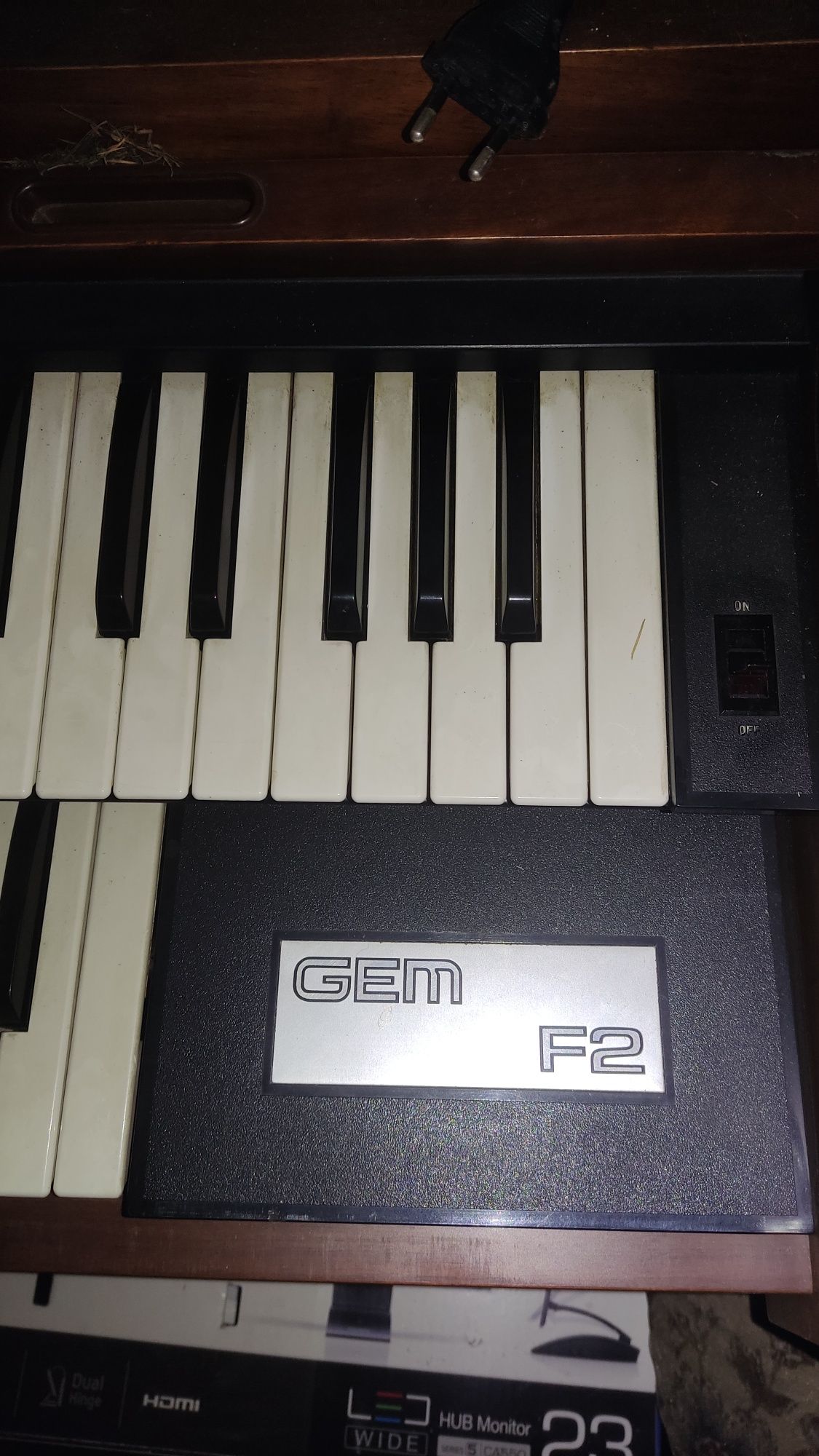 Pianino keyboard klavier Gem F2