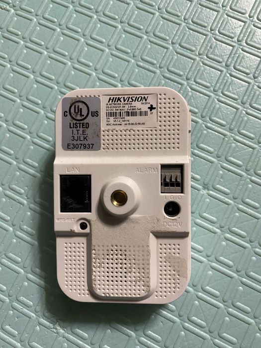 Камера Hikvision DS-2CD2412F-IW Wi-Fi на запчастини