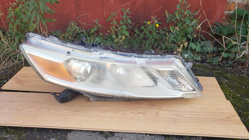 Передні фари Honda Crosstour рестайлинг USA