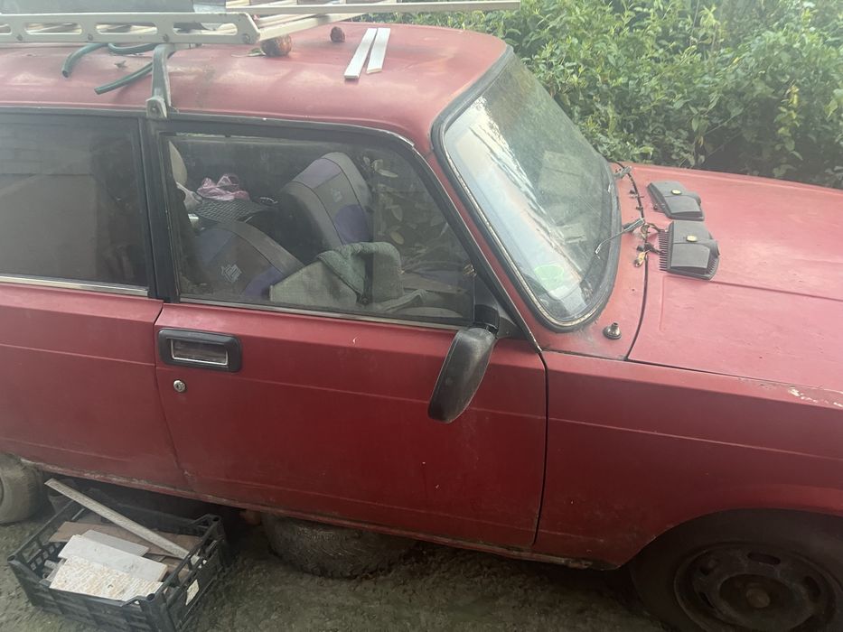 автомобіль ВАЗ-2104