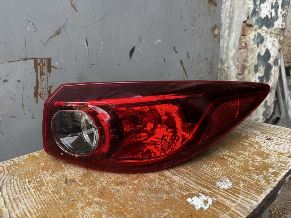 Задний фонарь правый стоп Mazda 3