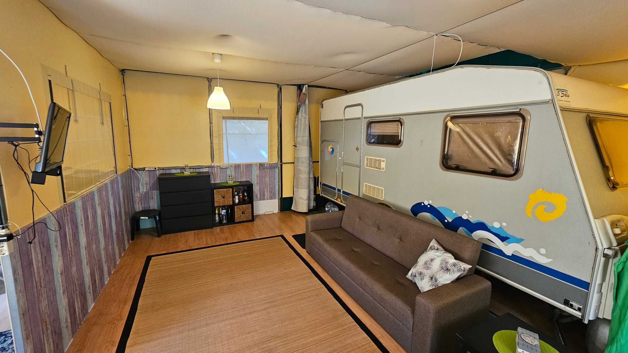 Alvéolo com Caravana + Estrutura Coberta