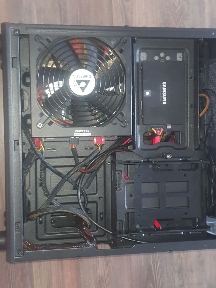 Komputer stacjonarny i7