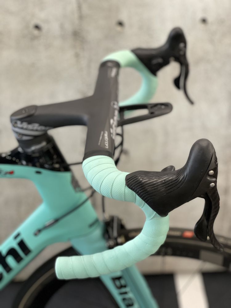 Szosa Bianchi Oltre XR4 celeste Campagnolo 61 cm