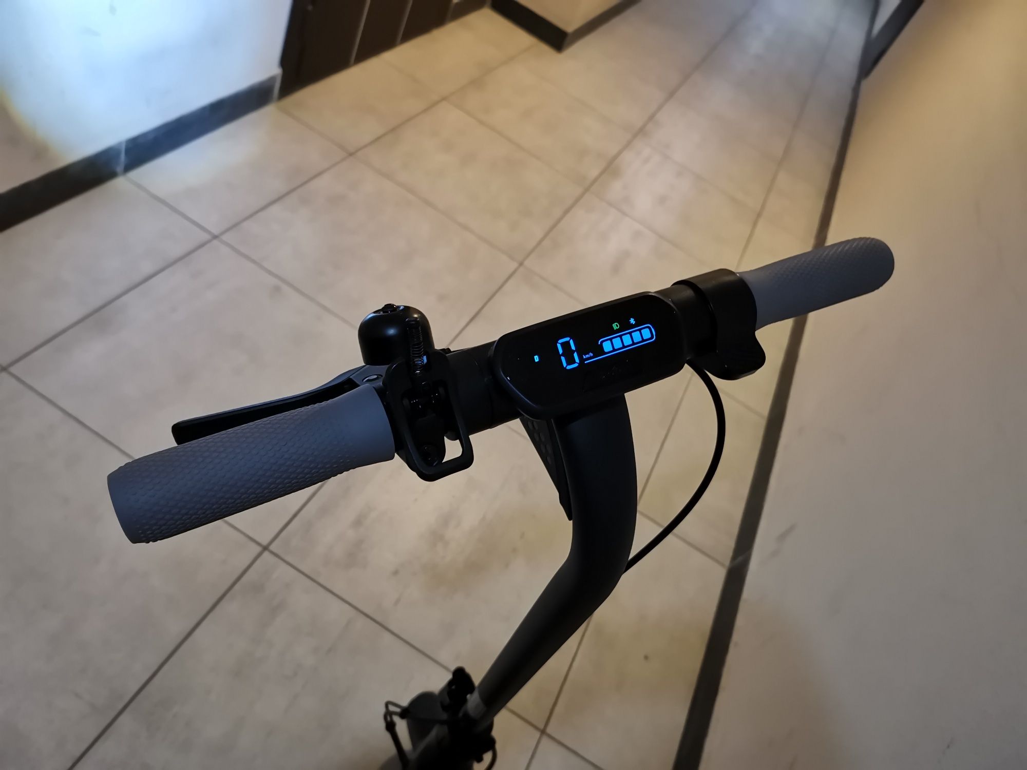 Електросамокат Segway Ninebot E2 E Black Электросамокат пробег 300 км.