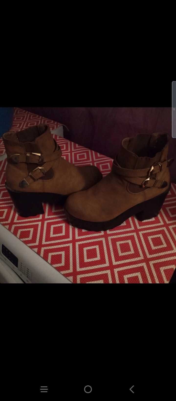 Vendo botas semi novas