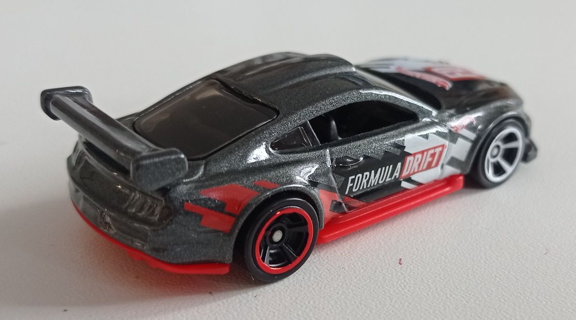 Hot Wheels Custom '18 Ford Mustang GT