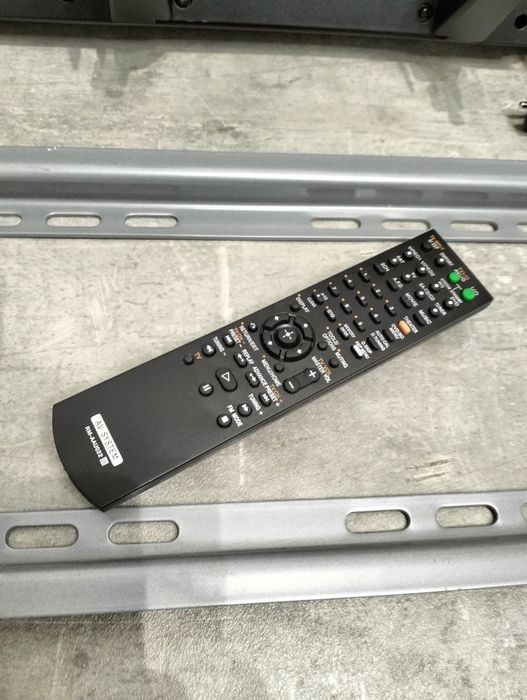 Telewizor Funai z uchwytem na ścianę -prawie nowy 27cali