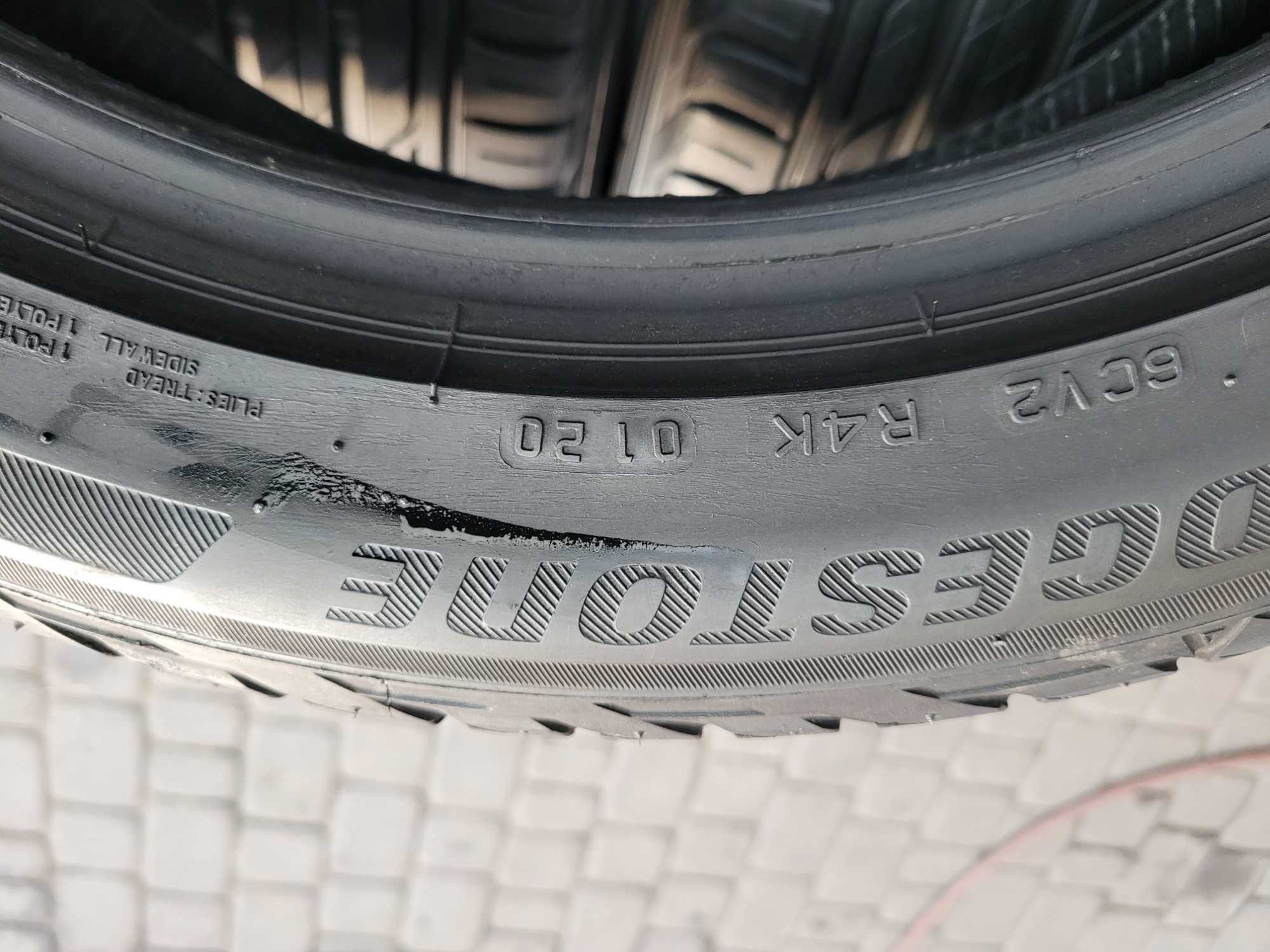 215 / 50  R 18  Bridgestone     Lato /Komplet