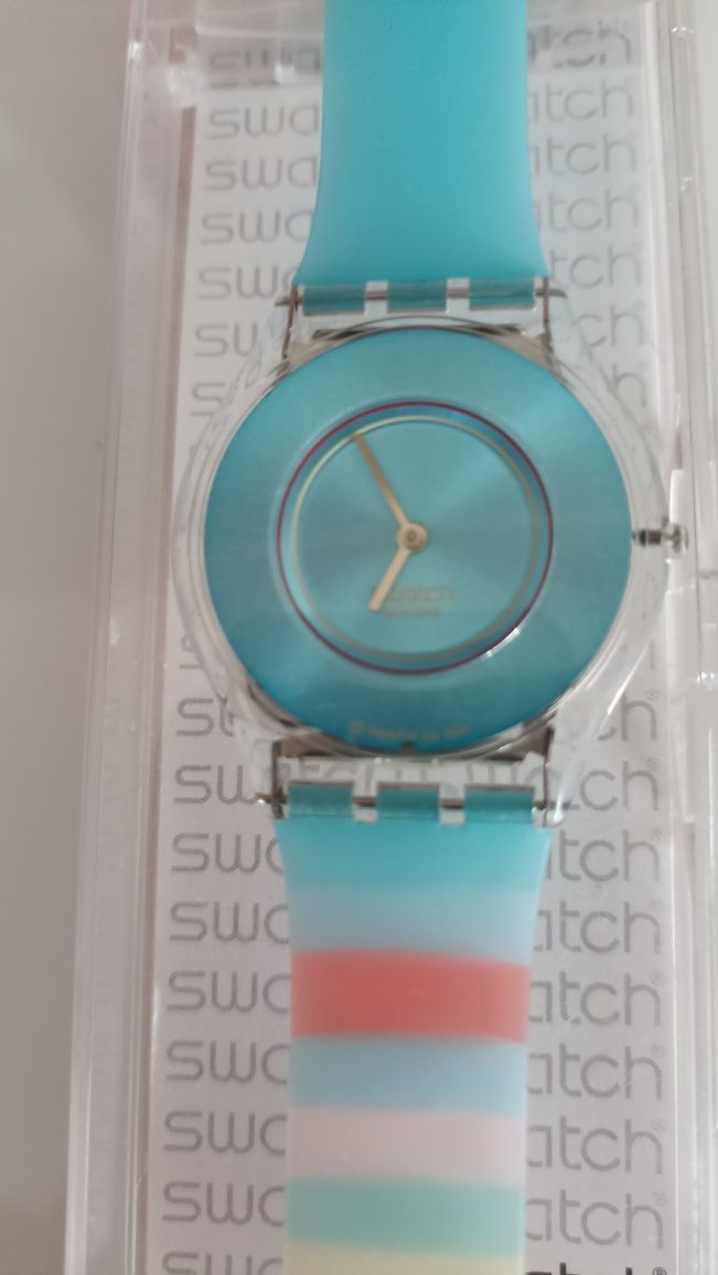 Relógio Swatch Skin azul turquesa