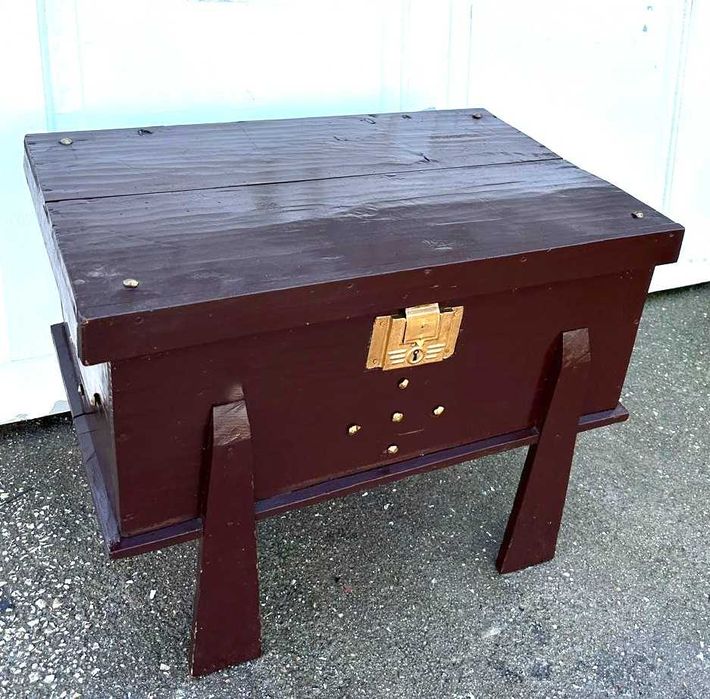 Arca antiga, em pinho, bau, livre de xilofagos