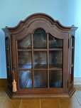 Vitrine em madeira
