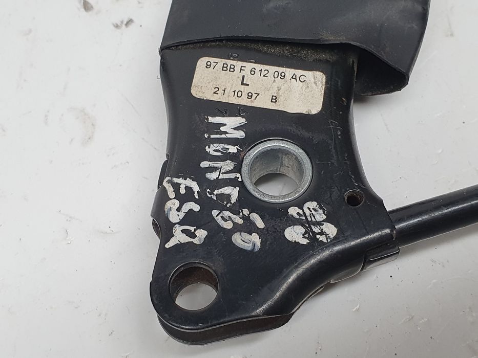 Encaixe de cinto frente esquerdo FORD Mondeo II (BAP)