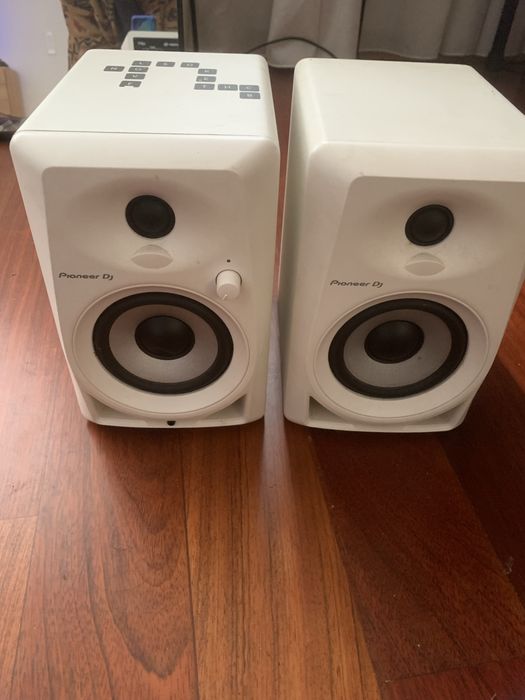 Pioneer ddj-t1 , monitors pioneer DM-40 , headphones studio scarlett