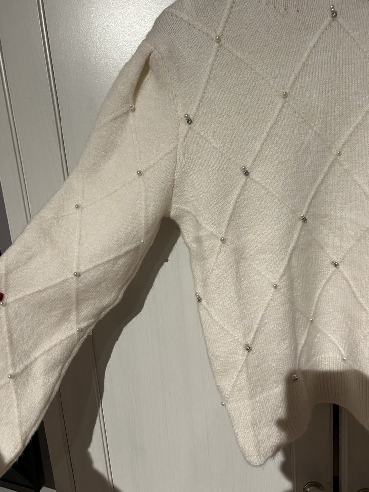 Sweter ze zdobieniami Reserved