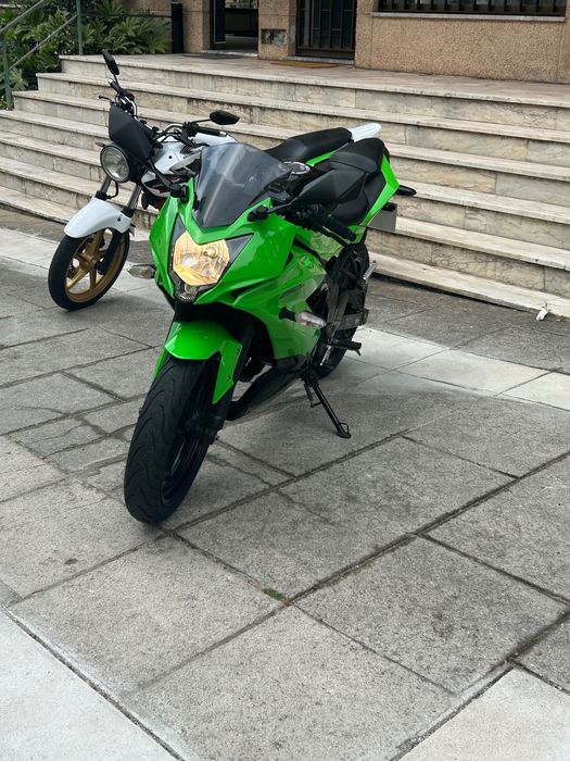 Kawasaki ninja 250cc, ano 2016, com cerca de 31.000 km.