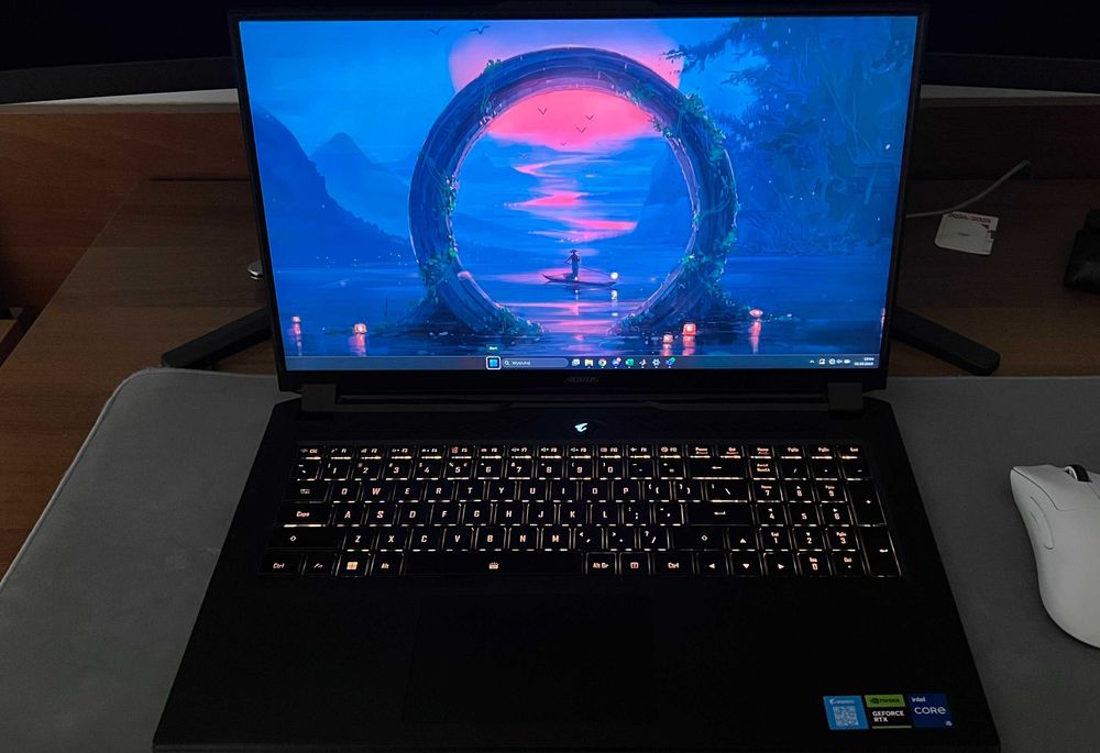 AORUS 7 9KF RTX 4060 / i5-12500H / 16GB / 360Hz / SSD 512GB / WIN 11