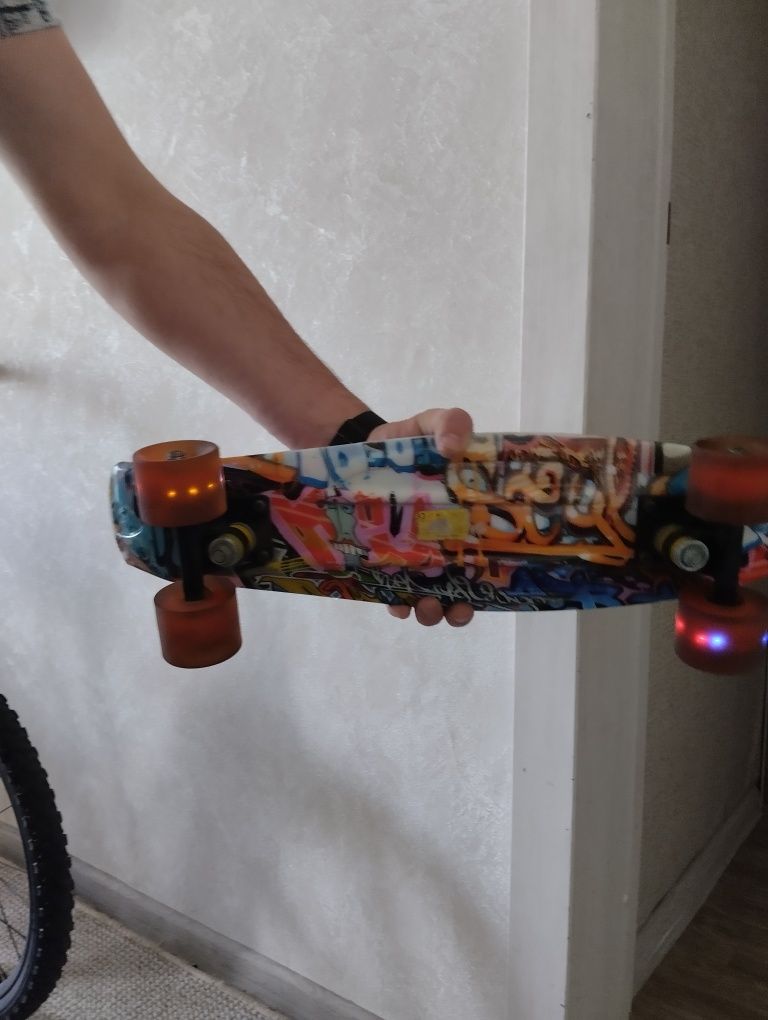 Продам скейт Penny board