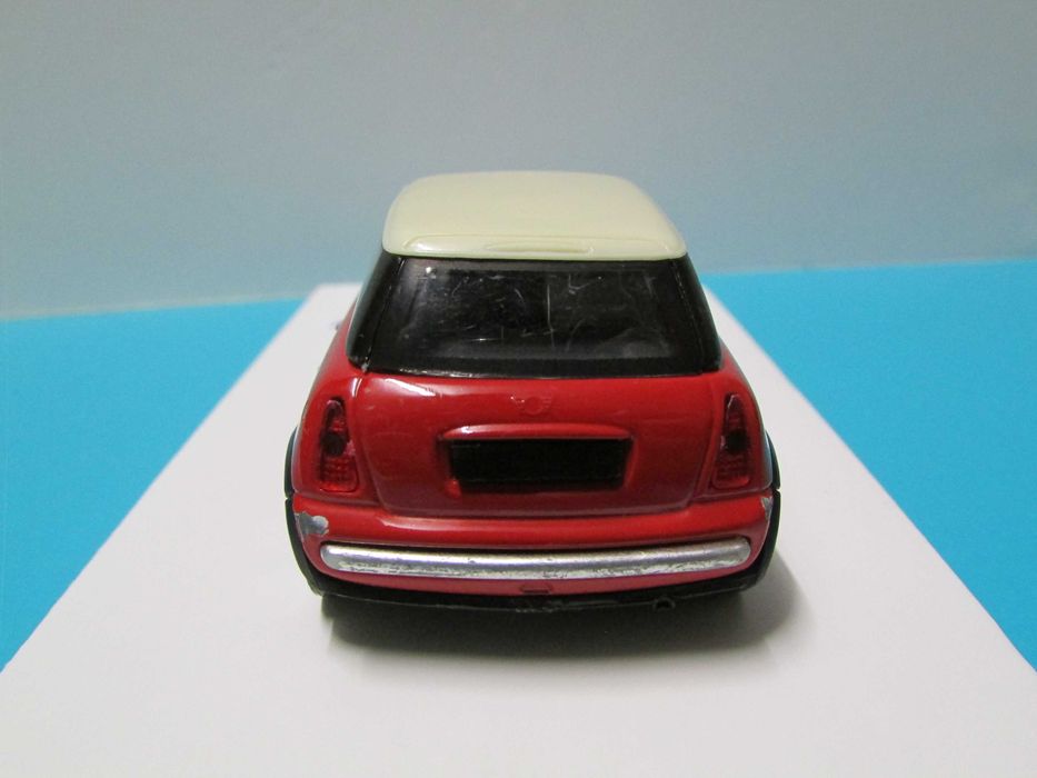 new Mini (2001) - Miniatura Solido escala 1/43