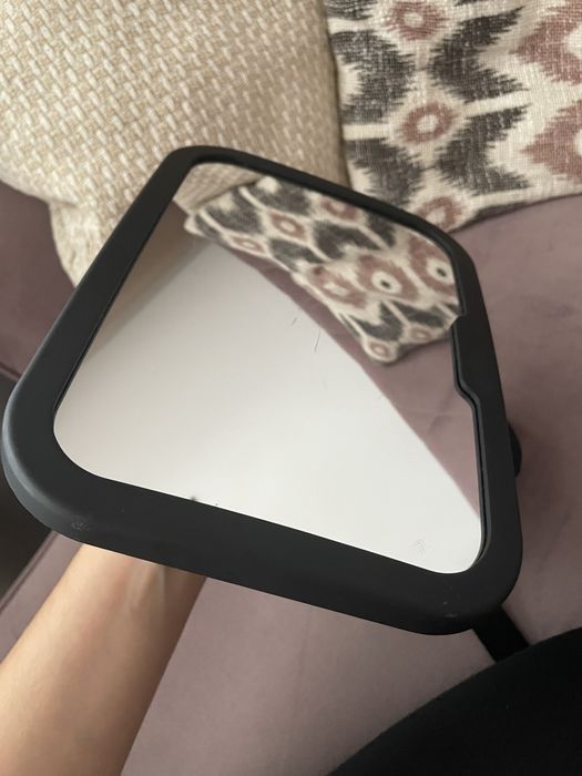 Lusterko samochodowe do obserwacji dziecka