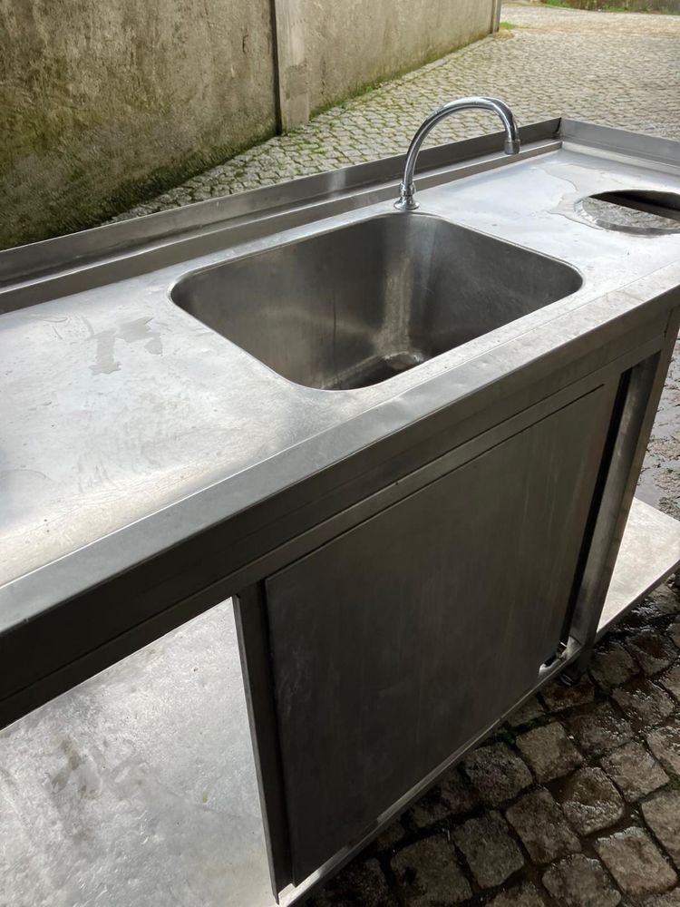 Bancada com pia industrial - Inox