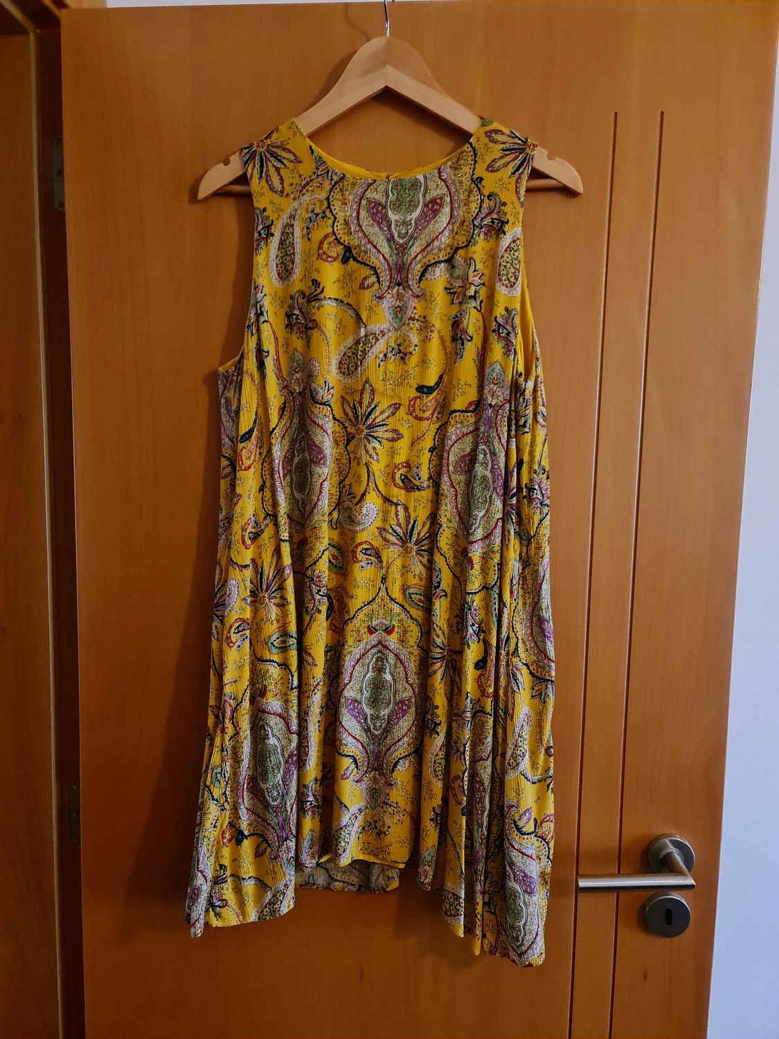 Vestidos de cerimónia ( vários)