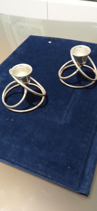 2 castiçais metálicos novos