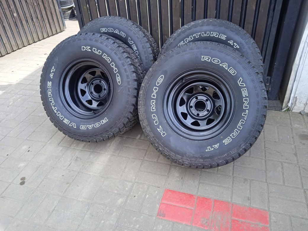 Opony 325/60R15 Kumho 31x10.50 Road Venture A/T  Super Stan