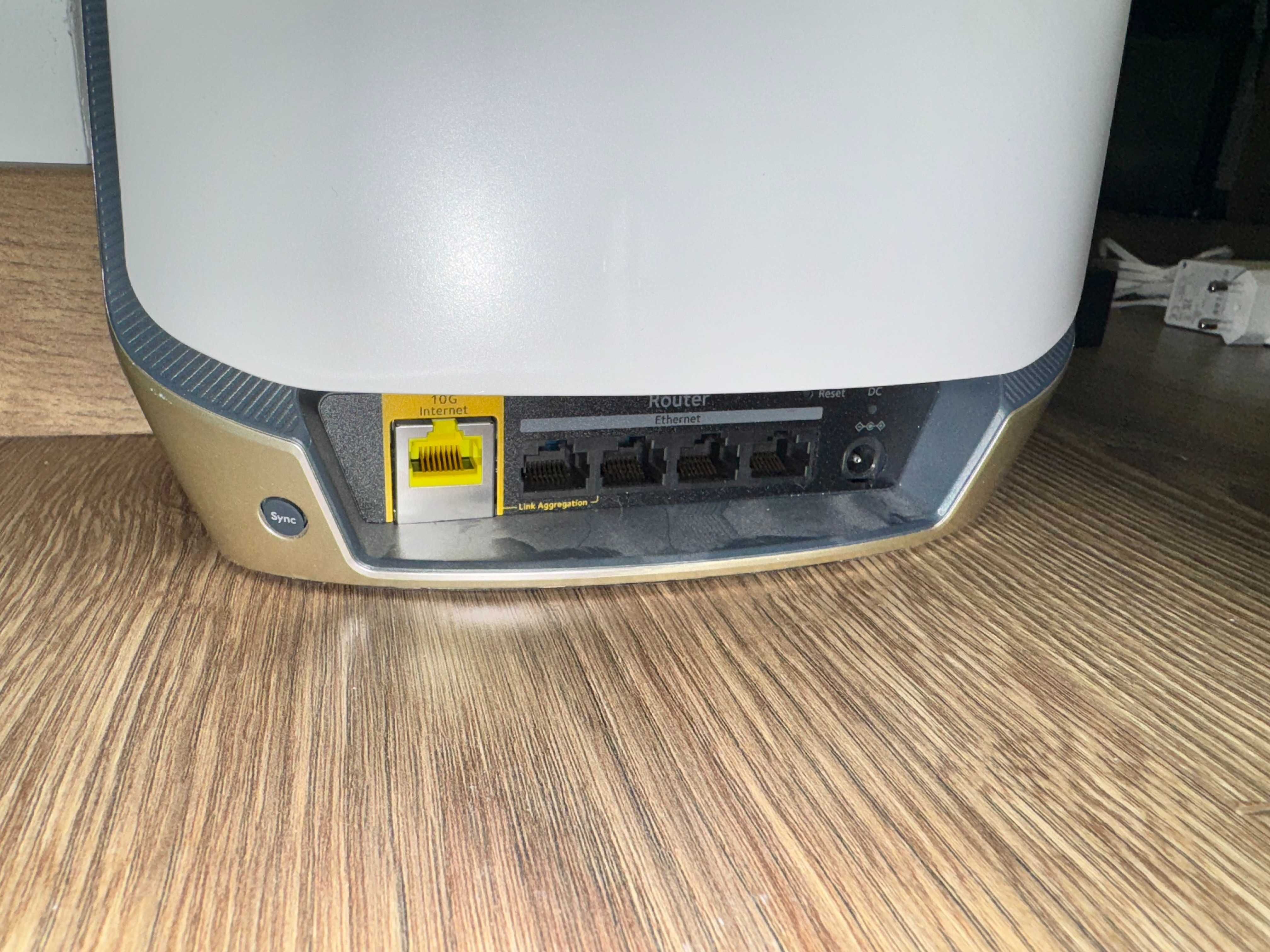 NETGEAR Orbi WiFi 6 Mesh WLAN RBK863 router z 2 satelitami do 600 m²