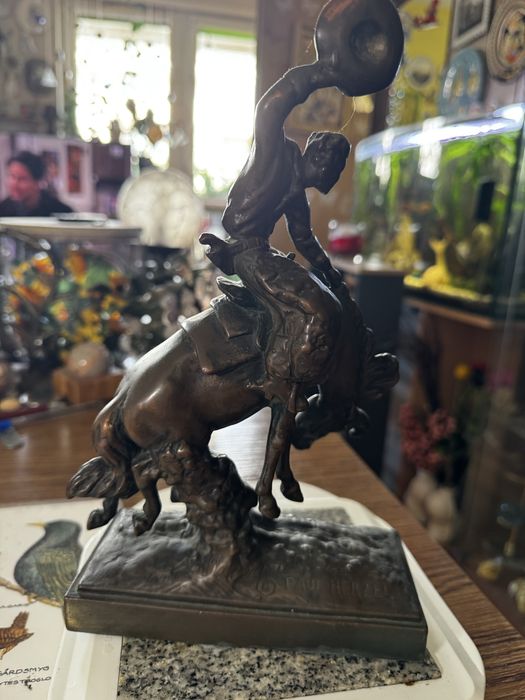 Figurka z brazu kowboj