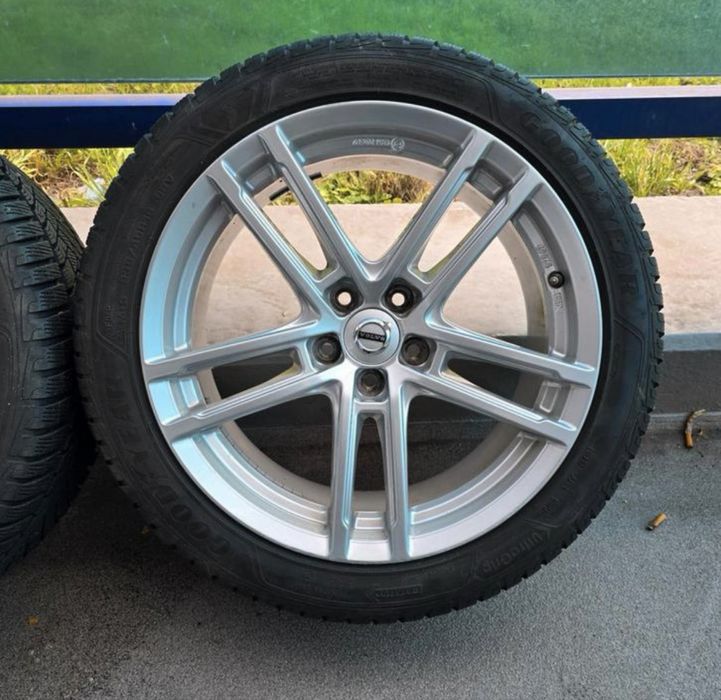 Диски Volvo r18 5/108+Зимові Шини v50 v60 v70 XC Ford Escape Kuga