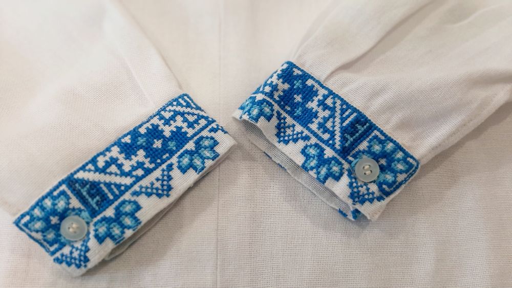 Вишиванка для хлопчика ручної роботи