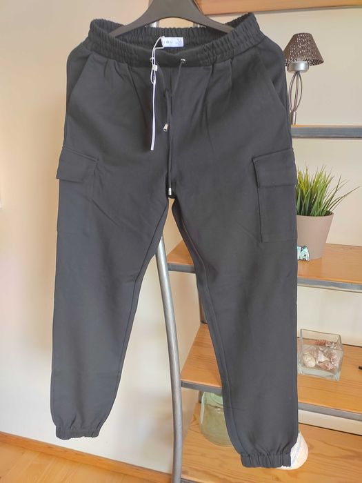 Nowe czarne spodnie bojówki 36