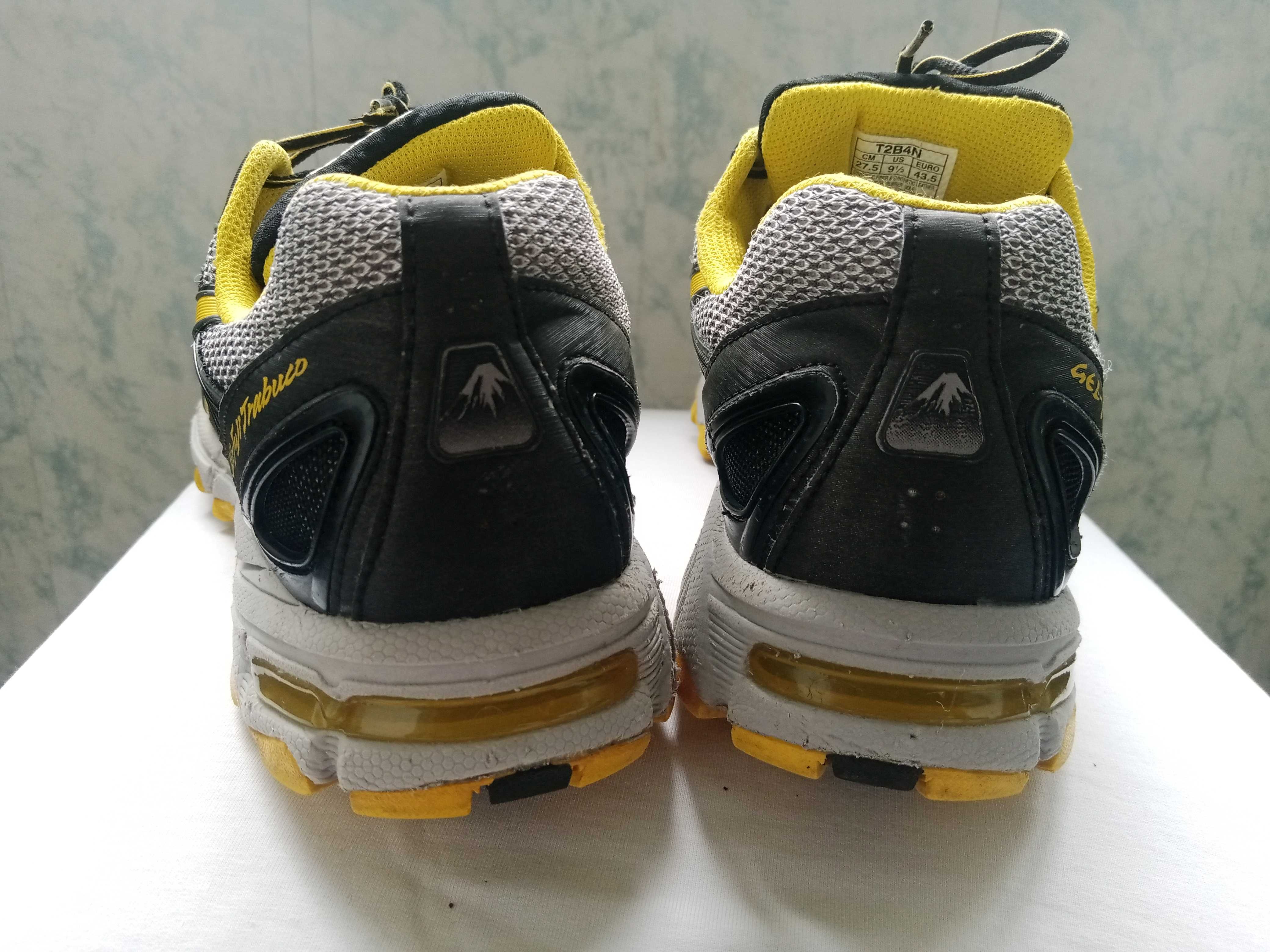 asics,кроссовки 43р.оригинал
