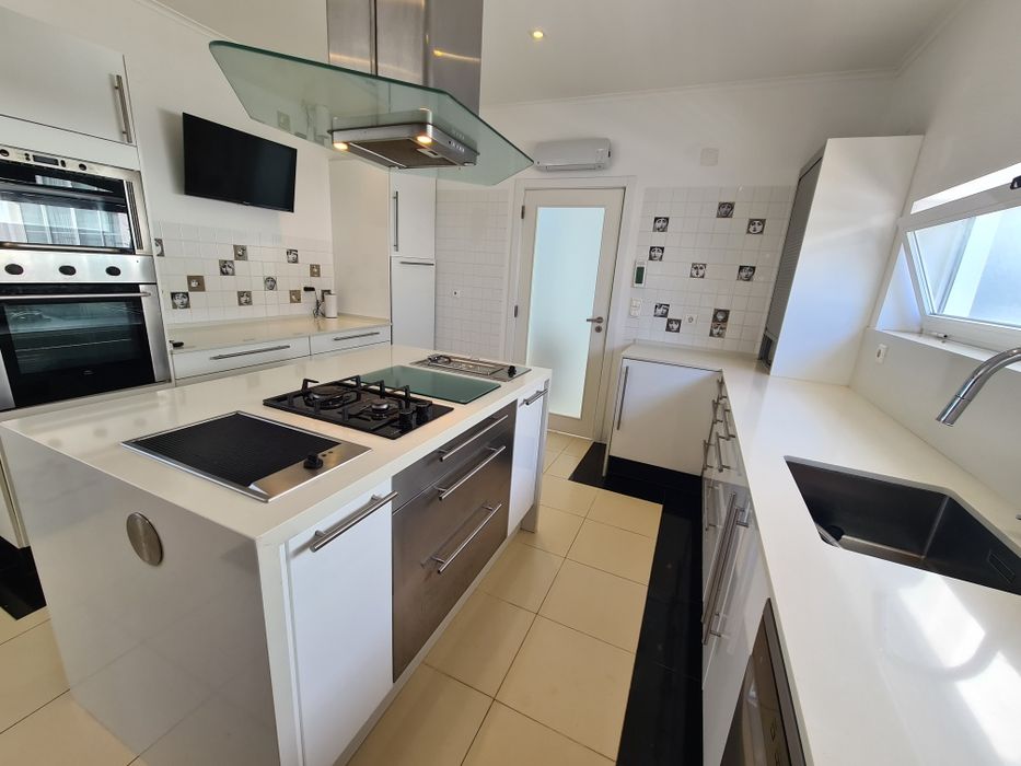 Vendo cozinha branca laminada s/bancada