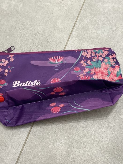 Fioletowa kosmetyczka Batiste