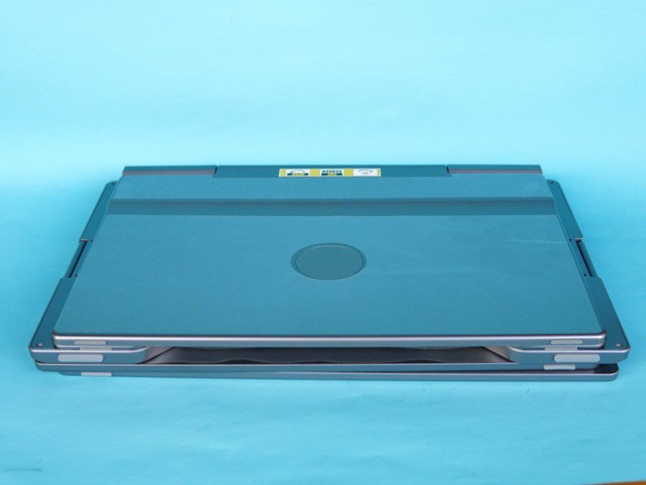 16-дюймовый портативный монитор с четырьмя экранами и разрешением 1080