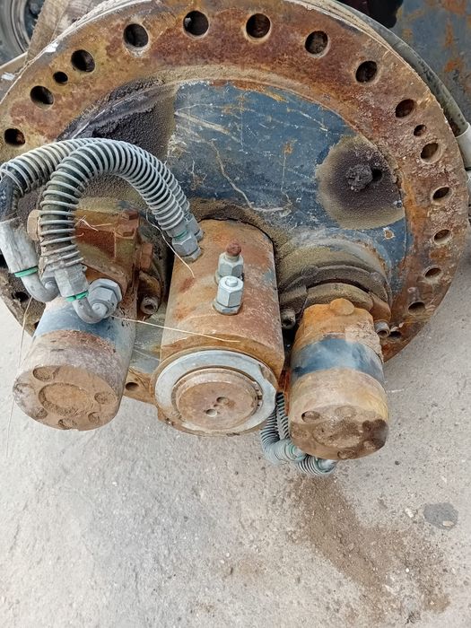 Głowica obrotowa do koparki