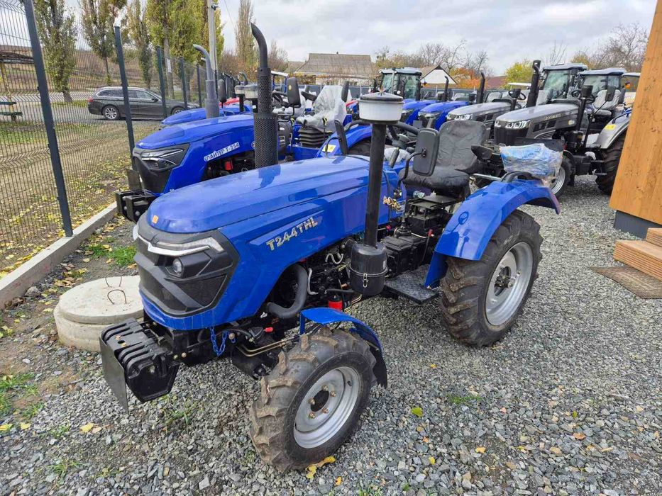 Трактор Сінтай 244THL