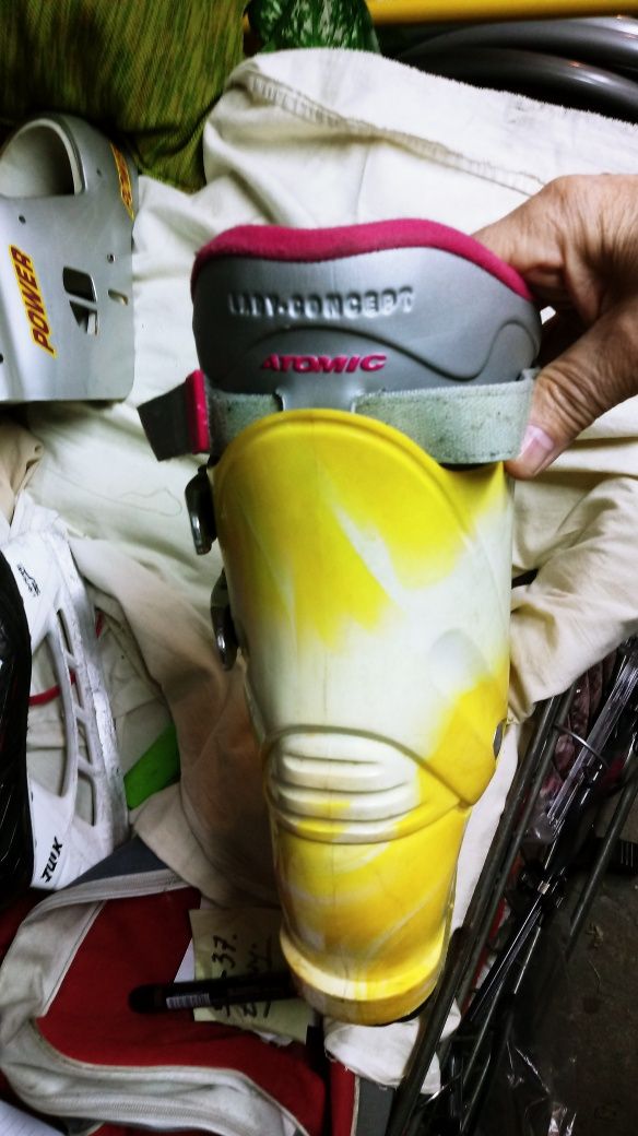 Buty do nart ATOMIC .