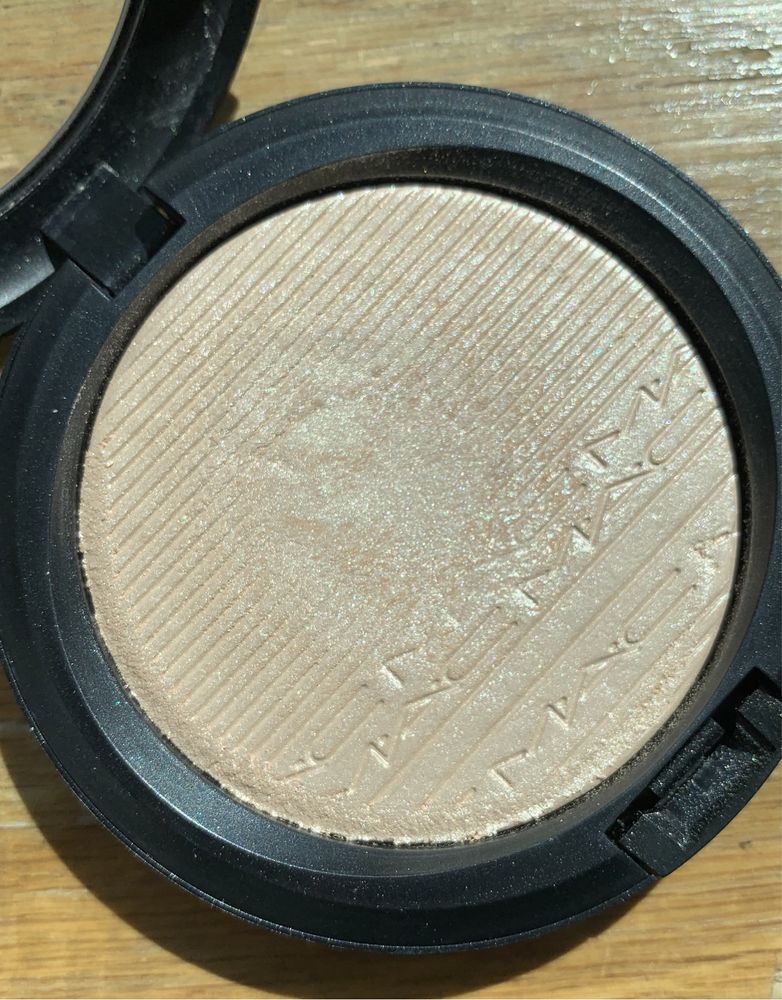 Iluminador MAC Extra Dimension Skinfinish